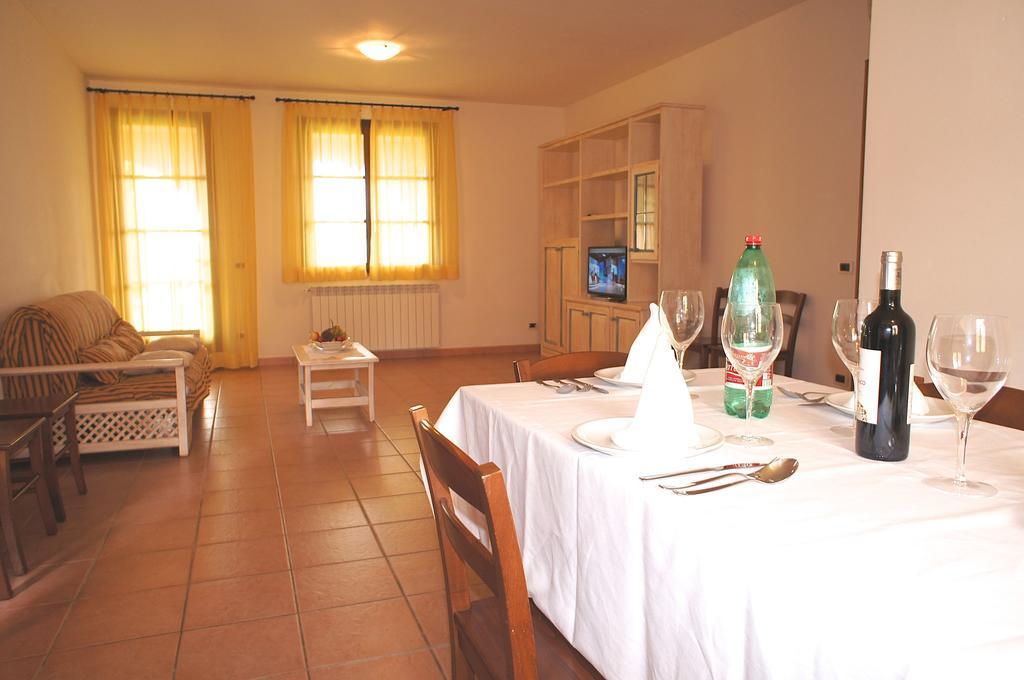 סן וינצ'נזו Appartamenti In Residence Villa Santa Maria חדר תמונה
