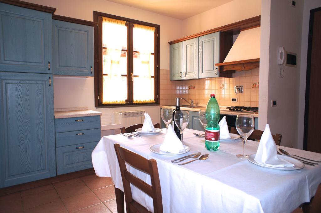 סן וינצ'נזו Appartamenti In Residence Villa Santa Maria חדר תמונה